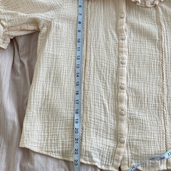 The Odell’s Savannah top in cream - Picture 7 of 8